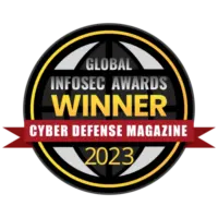 Badge de récompense avec texte : « Lauréat des Global InfoSec Awards, Cyber Defense Magazine, 2023 » sur un fond circulaire, reconnaissant l'excellence en matière de détection et de réponse gérées.